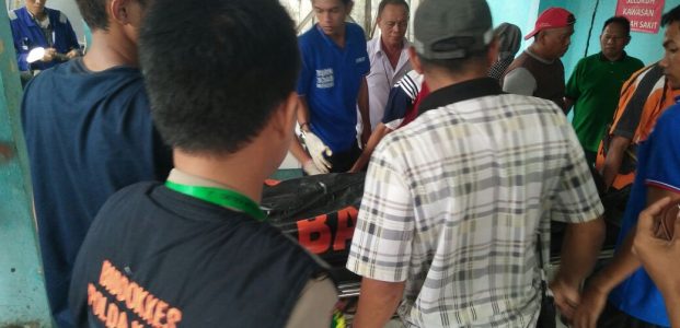 Tim Biddokkes Polda Kalsel Lakukan Pemeriksaan 3 Korban Laka Air Sei Barito Tim Biddokkes Polda Kalsel Lakukan Pemeriksaan 3 Korban Laka Air Sei Barito