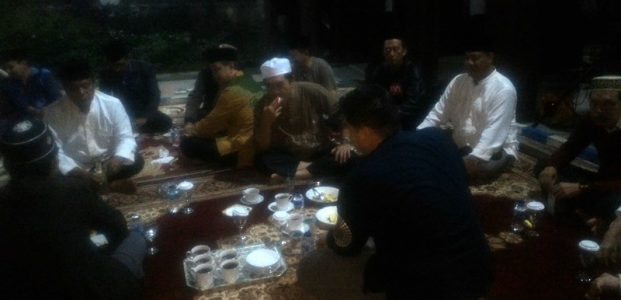Kabid Humas Polda Kalsel Sahur Bersama Gubernur Kalsel dan Wartawan se Kalsel Kabid Humas Polda Kalsel Sahur Bersama Gubernur Kalsel dan Wartawan se Kalsel