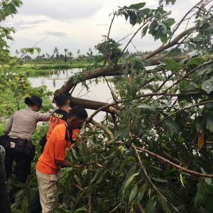 Puting Beliung2